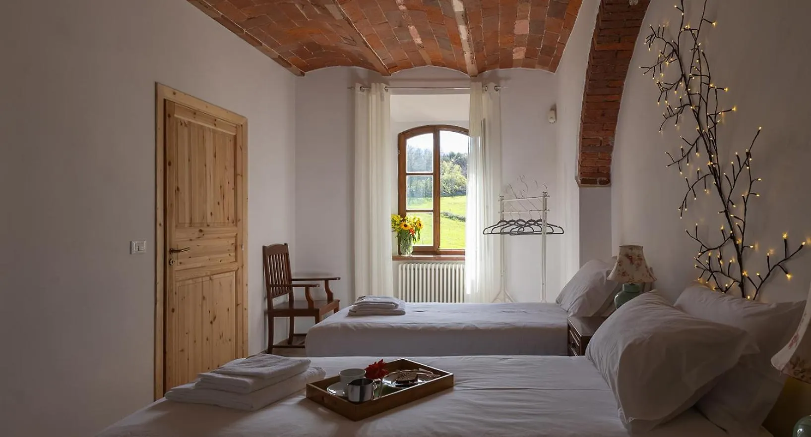 Ca'Novae - Tuscany Farmhouse Montieri Bed & Breakfast
